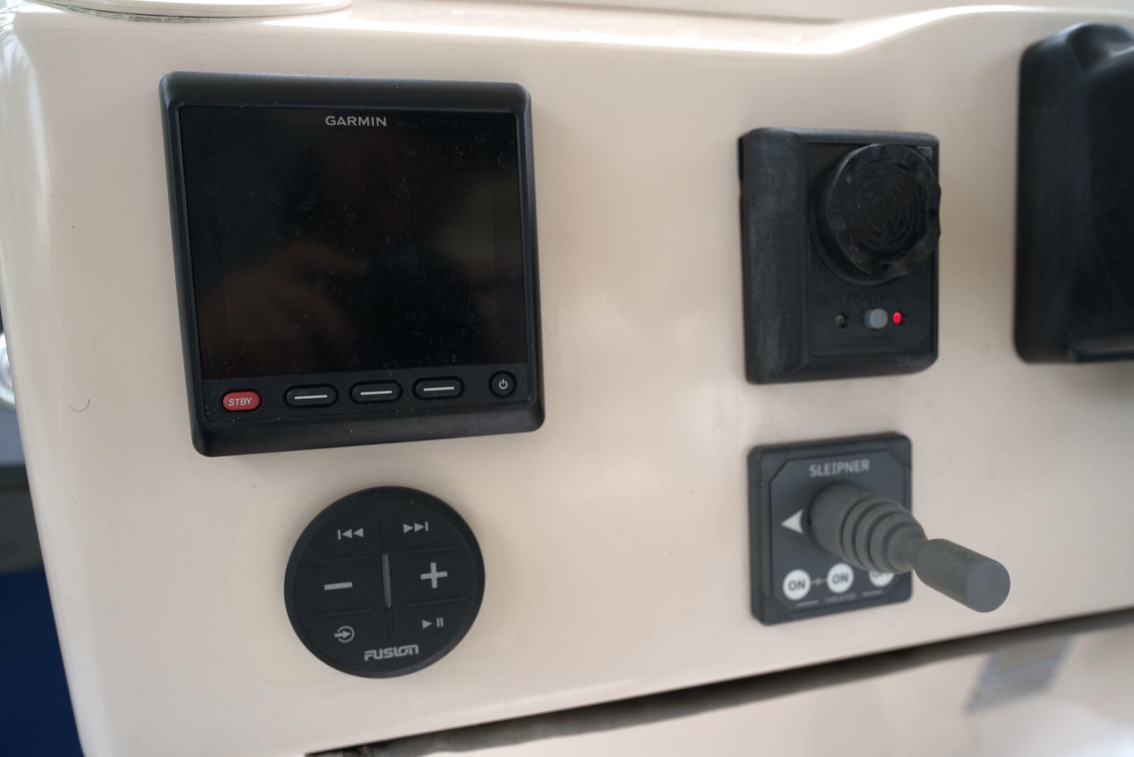 2007 Grady-White Express 330 - Image 16