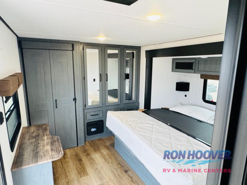 2026 PALOMINO 402LFT - Image 36