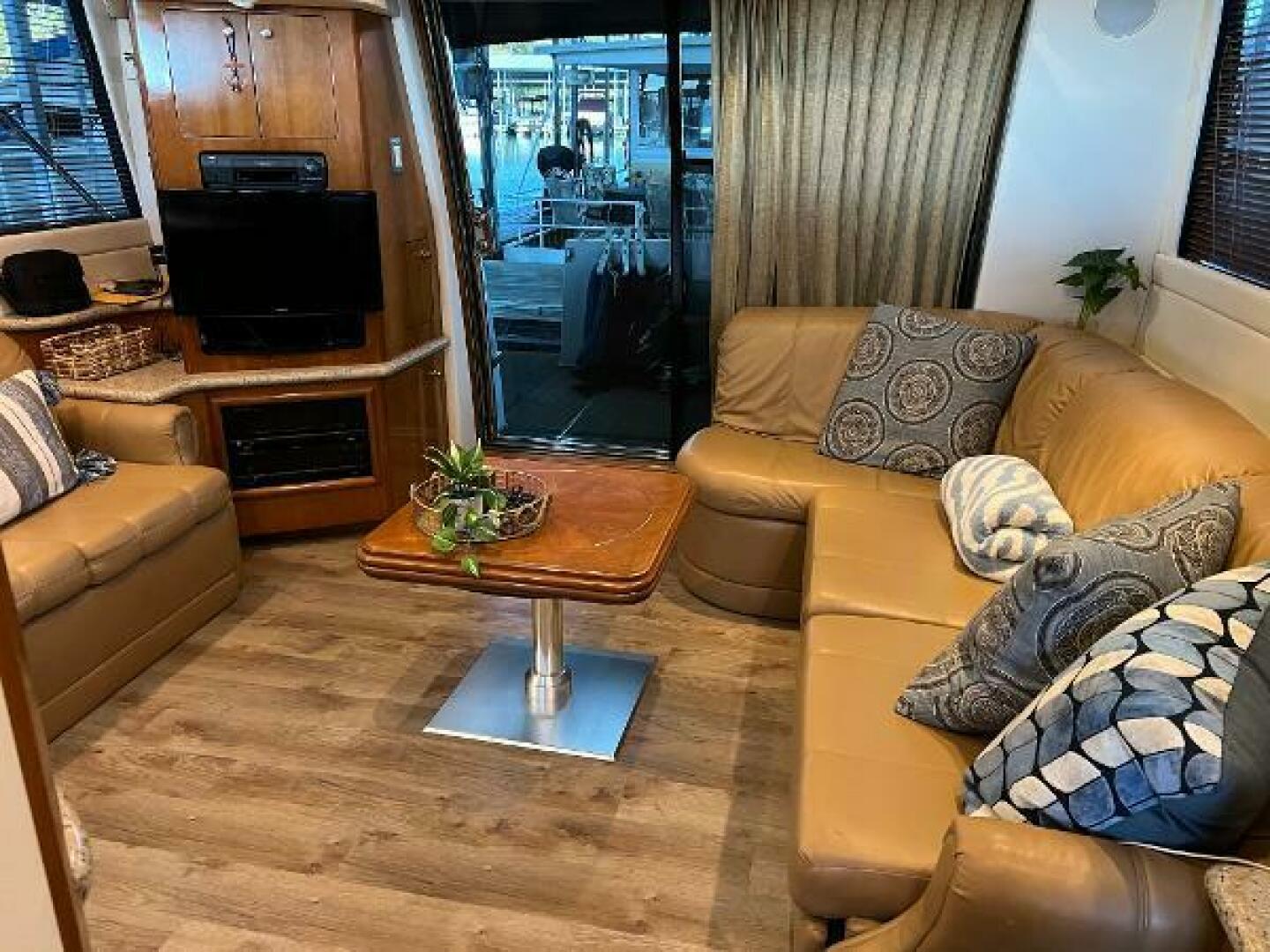 2001 Carver 450 Voyager Pilothouse - Image 68