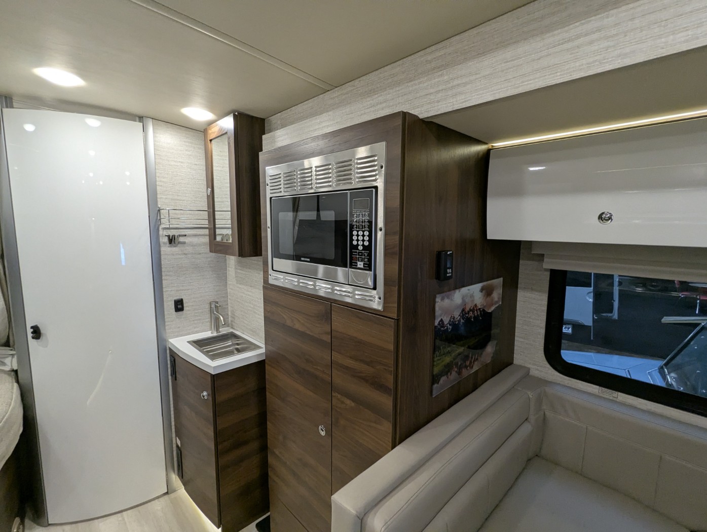 2023 Winnebago View 24J - Image 24