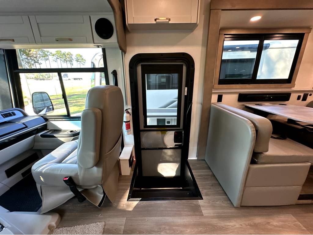 2027 ENTEGRA COACH VISION XL 36C - Image 28