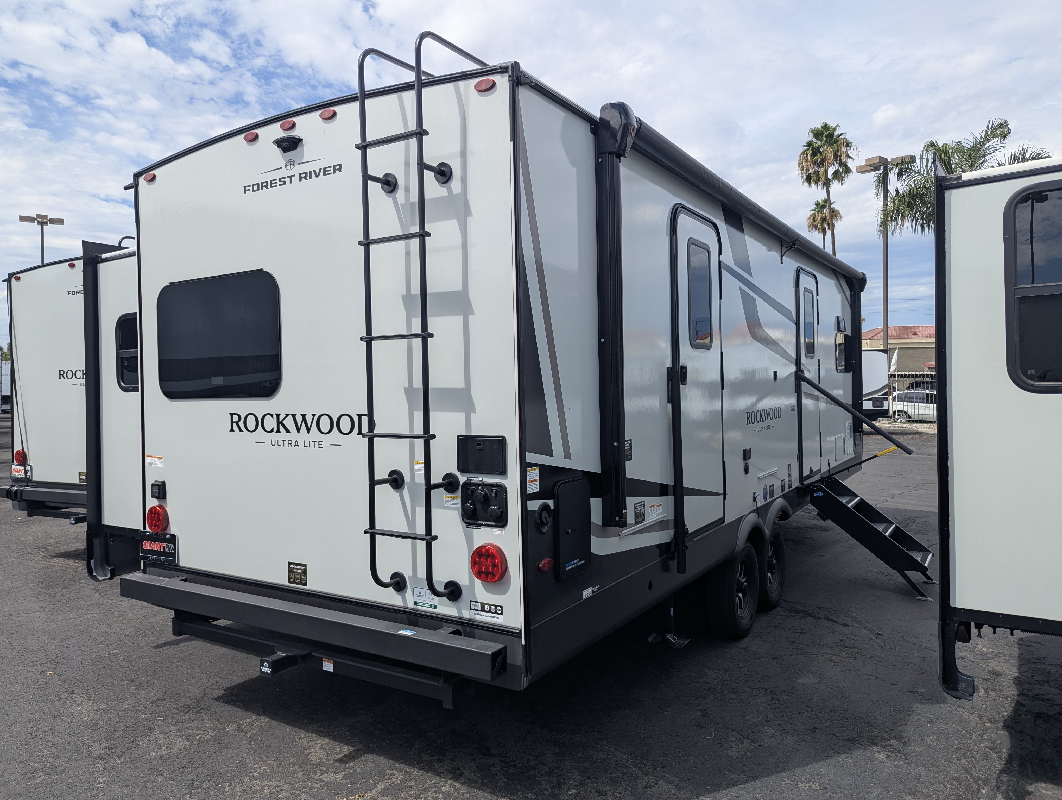 2027 Forest River Rockwood Ultra Lite 2608BS - Image 9