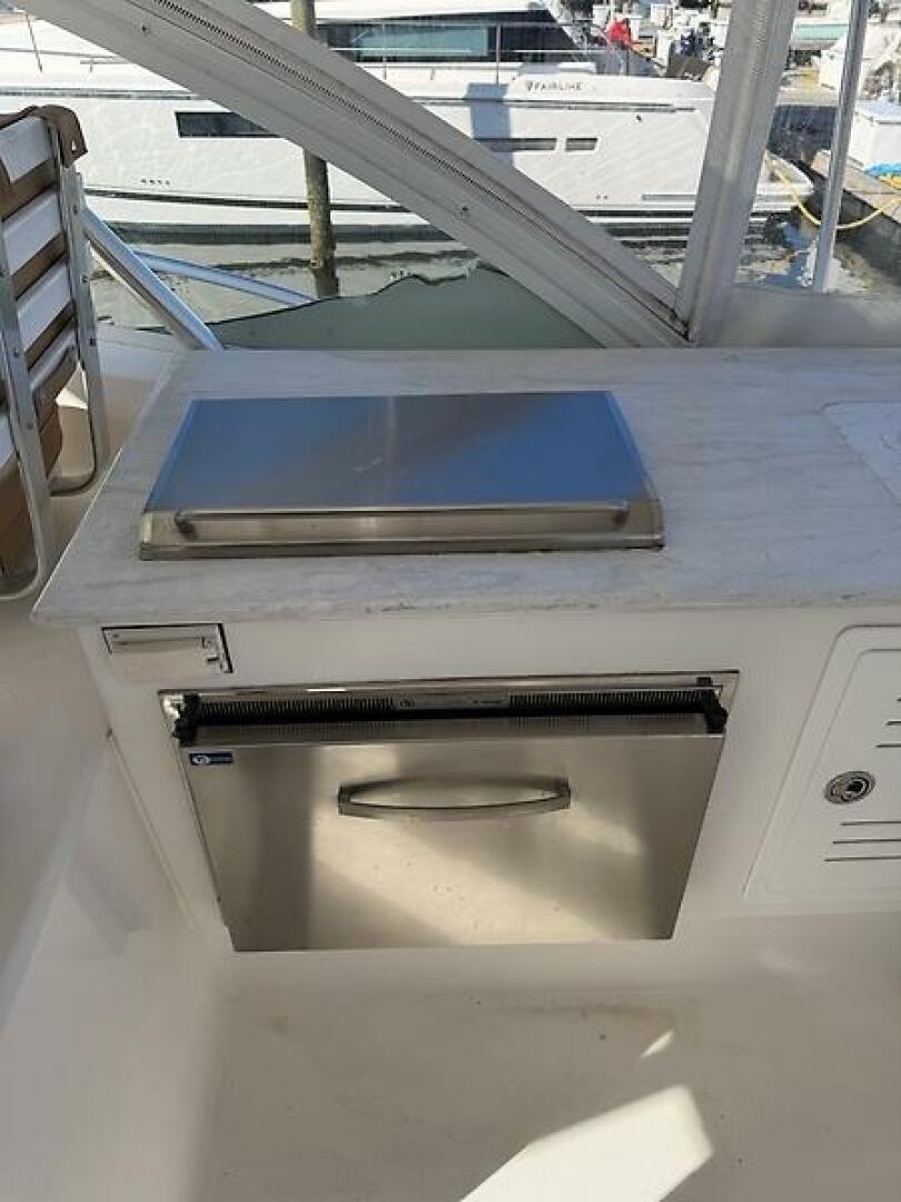 2011 Luhrs 37 IPS Canyon Series - Image 16