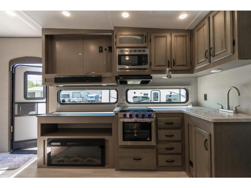 2022 Coachmen Chaparral Lite 274BH - Image 10