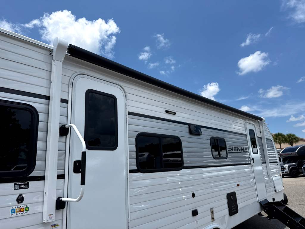 2027 VENTURE RV SIENNA 241VRD - Image 5