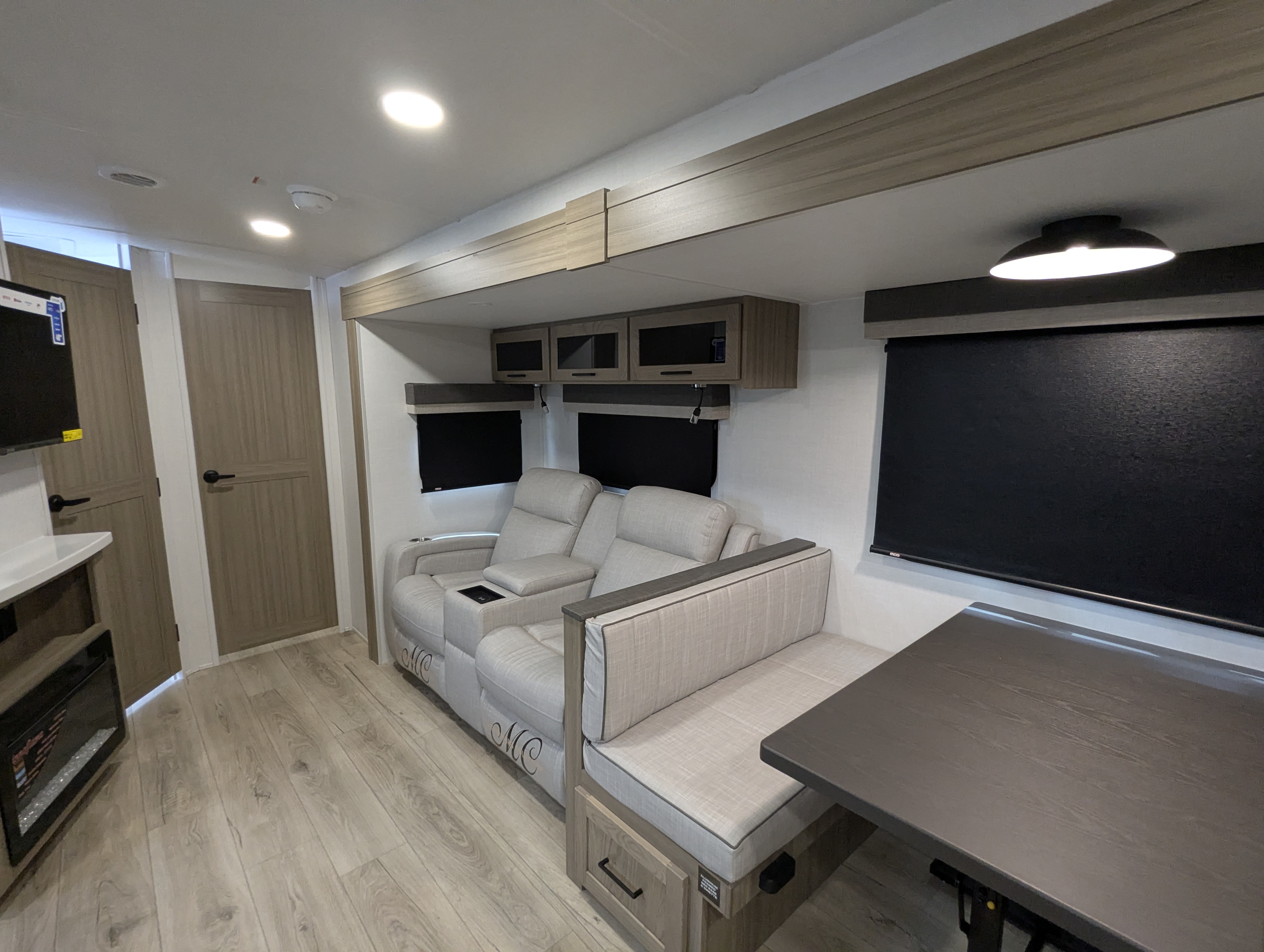 2027 Forest River Rockwood Ultra Lite 2608BS - Image 27