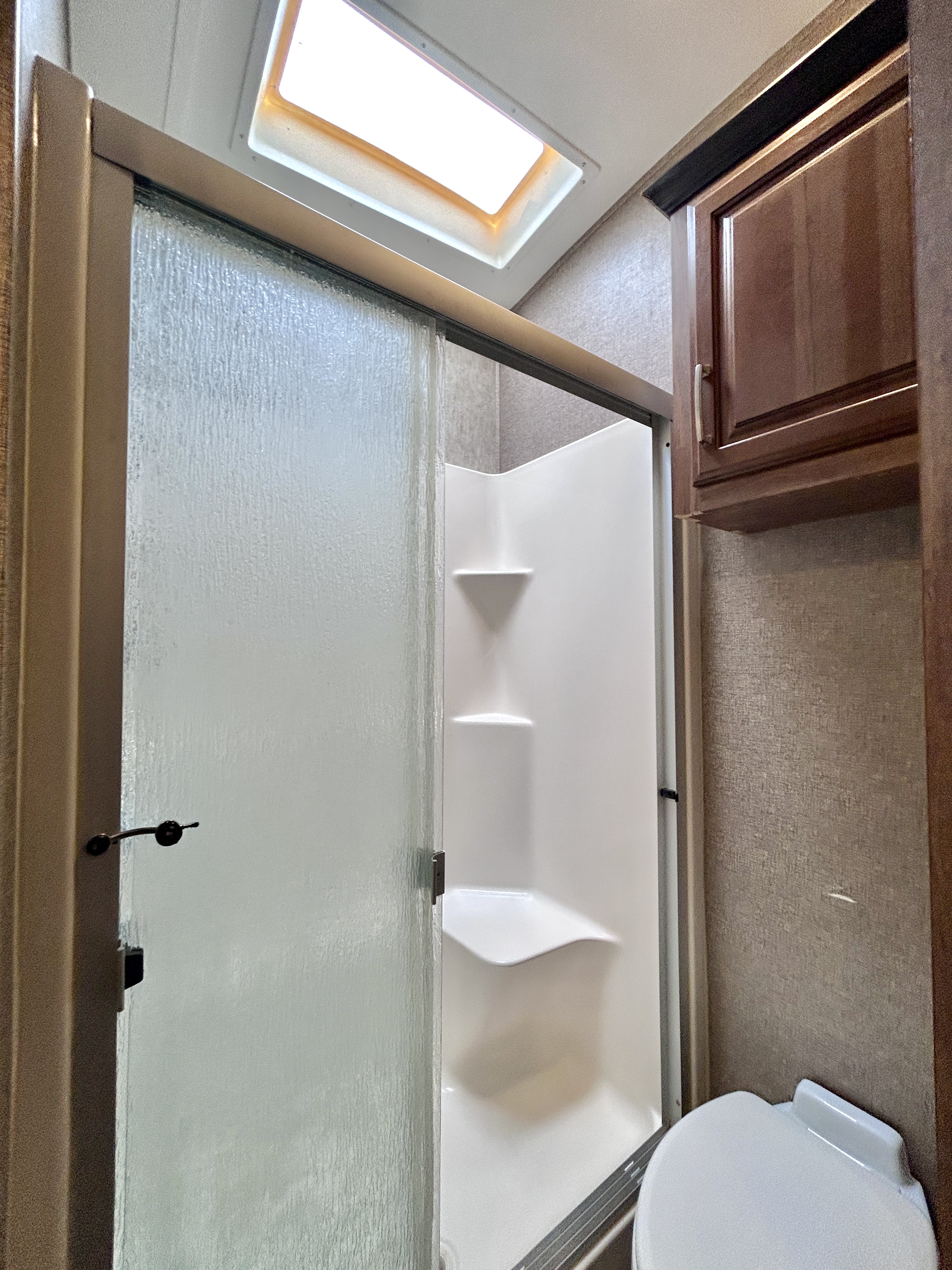 2017 Keystone Montana 3820FK - Image 22