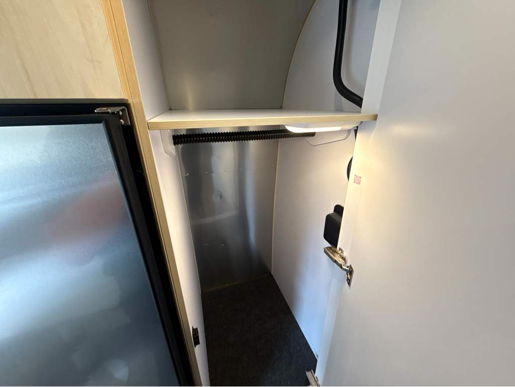 2026 AIRSTREAM FLYING CLOUD 23FBT - Image 28