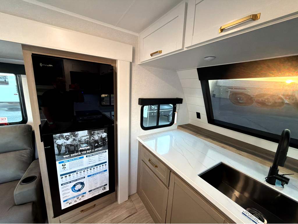 2027 JAYCO EAGLE 265FKDS - Image 20