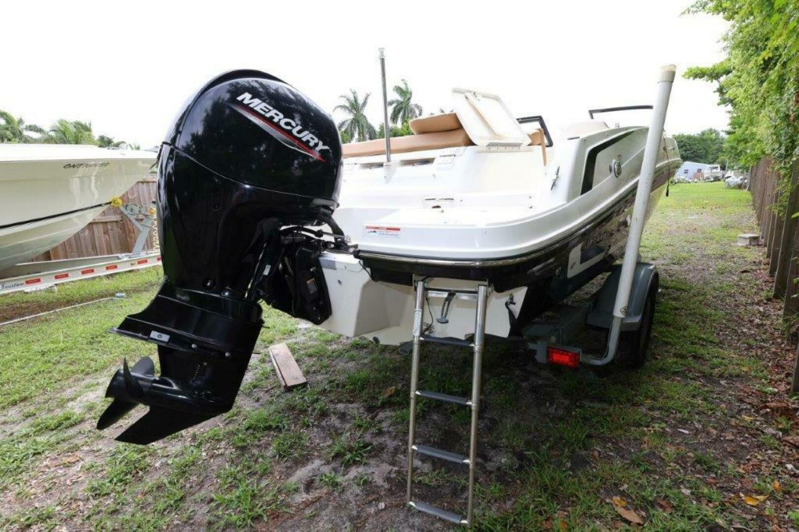 2019 Bayliner VR5 Bowrider OB - Image 21