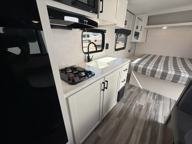 2025 Jayco Jay Flight SLX 175FQW - Image 5