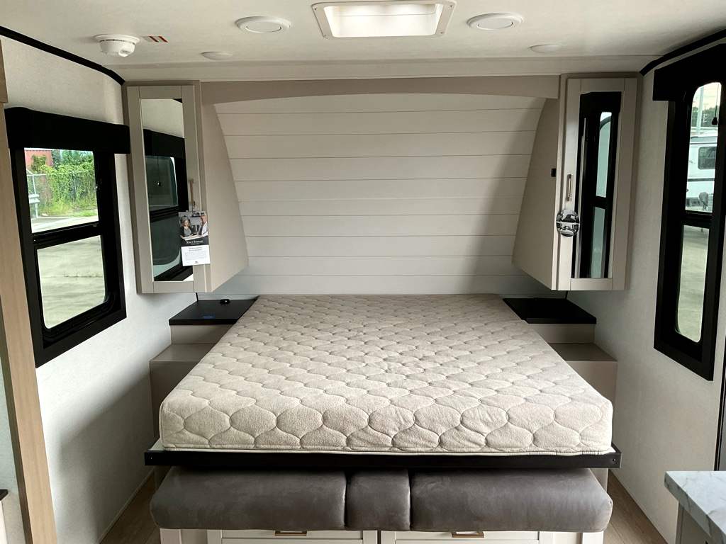 2027 JAYCO Jay Feather 19MRK - Image 11