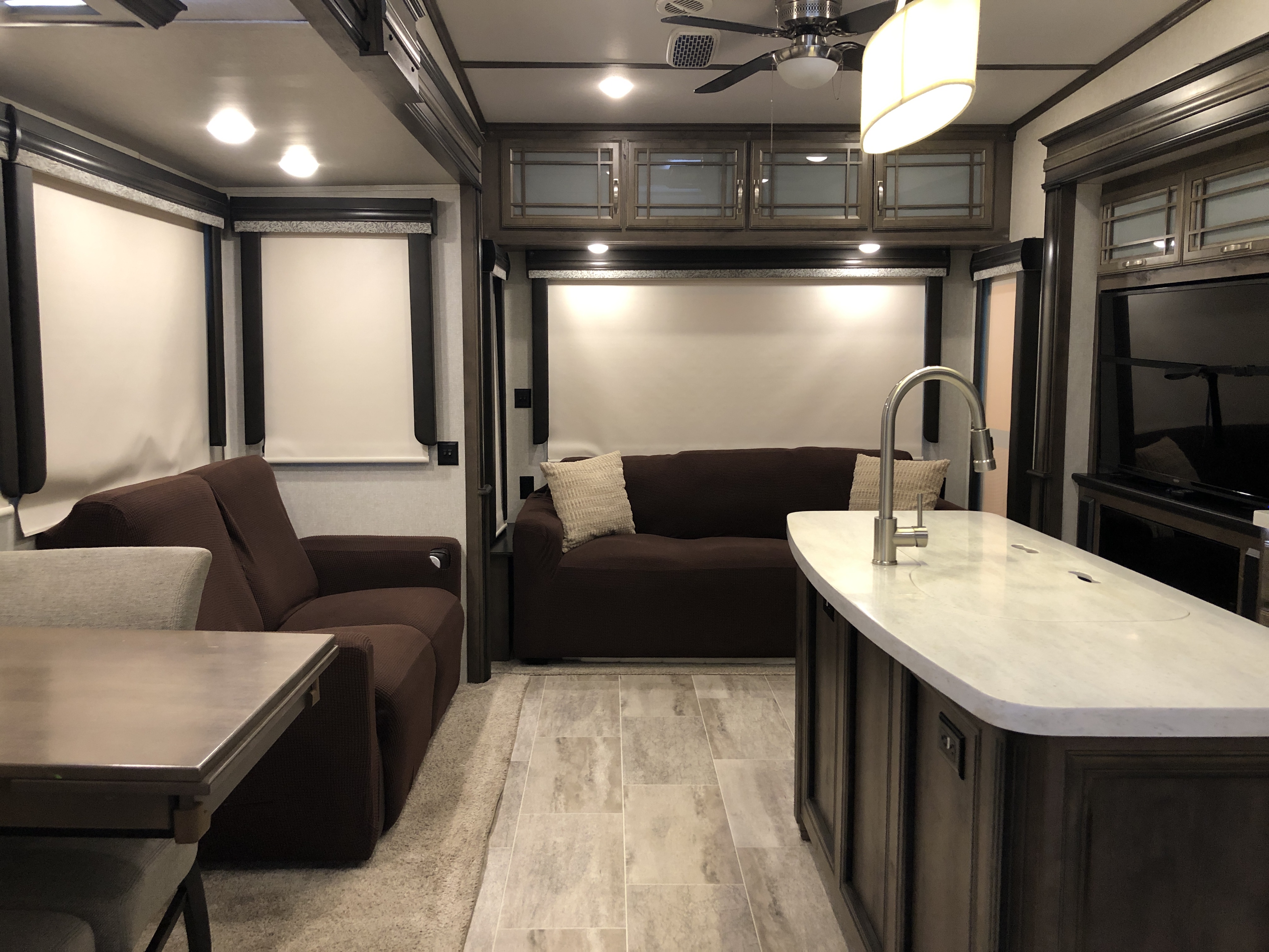 2019 Keystone Montana 3121RL - Image 10