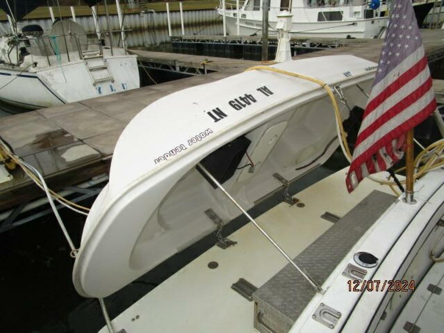 1999 Carver 40 Cockpit - Image 27