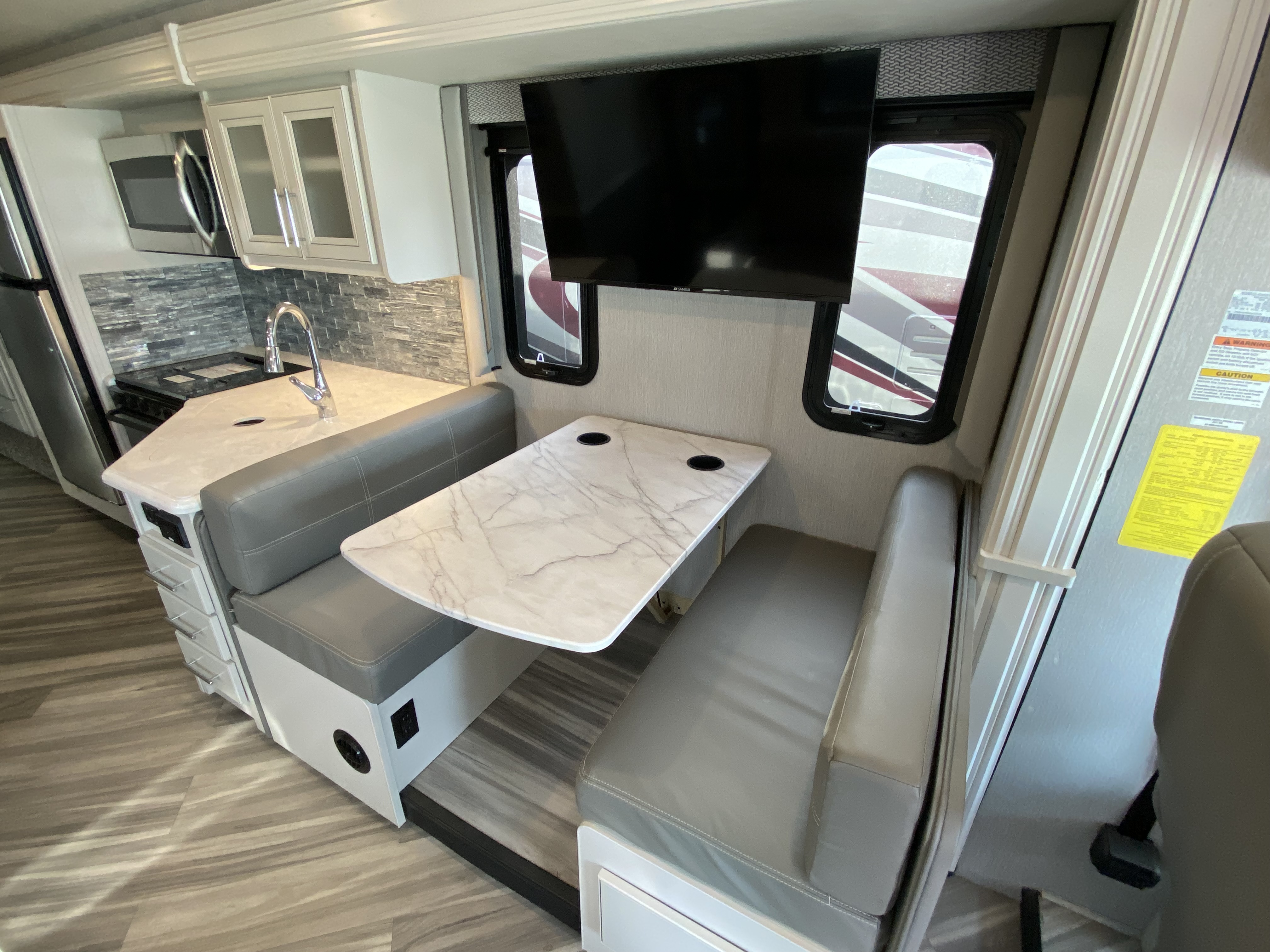 2023 Holiday Rambler Eclipse 32S - Image 8
