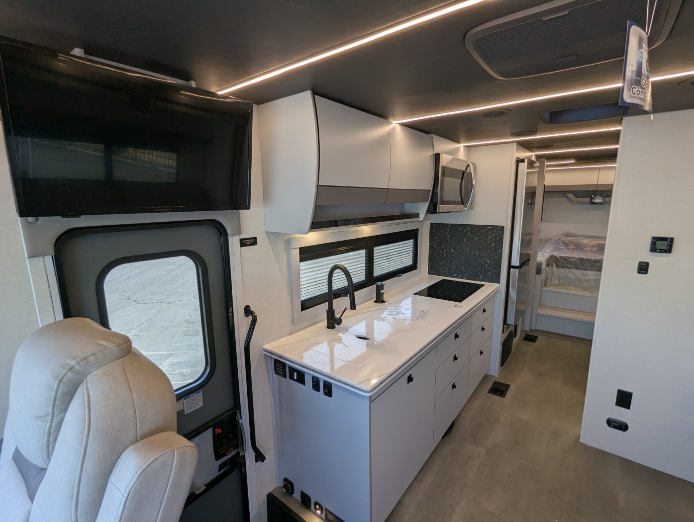 2026 Coachmen Euro 25TB - Image 14