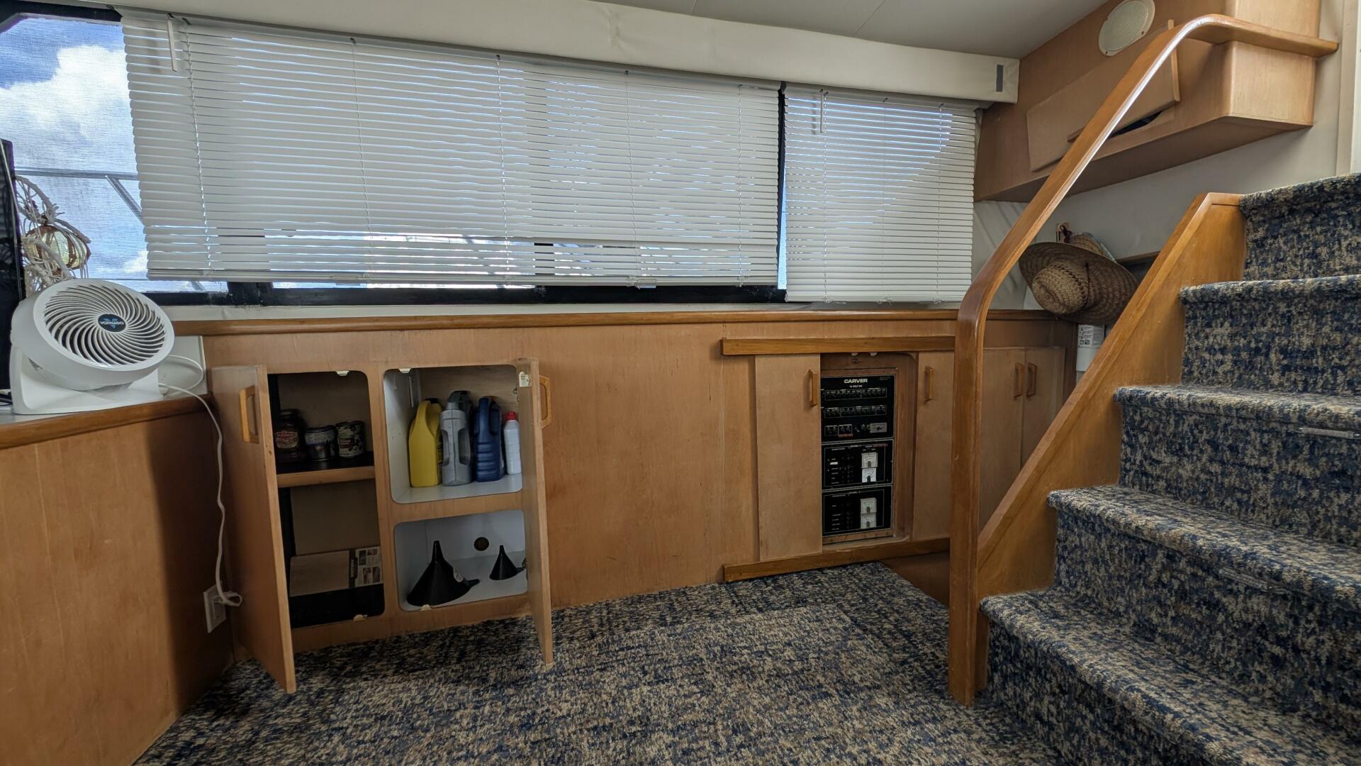1994 Carver 370 AFT CABIN - Image 32