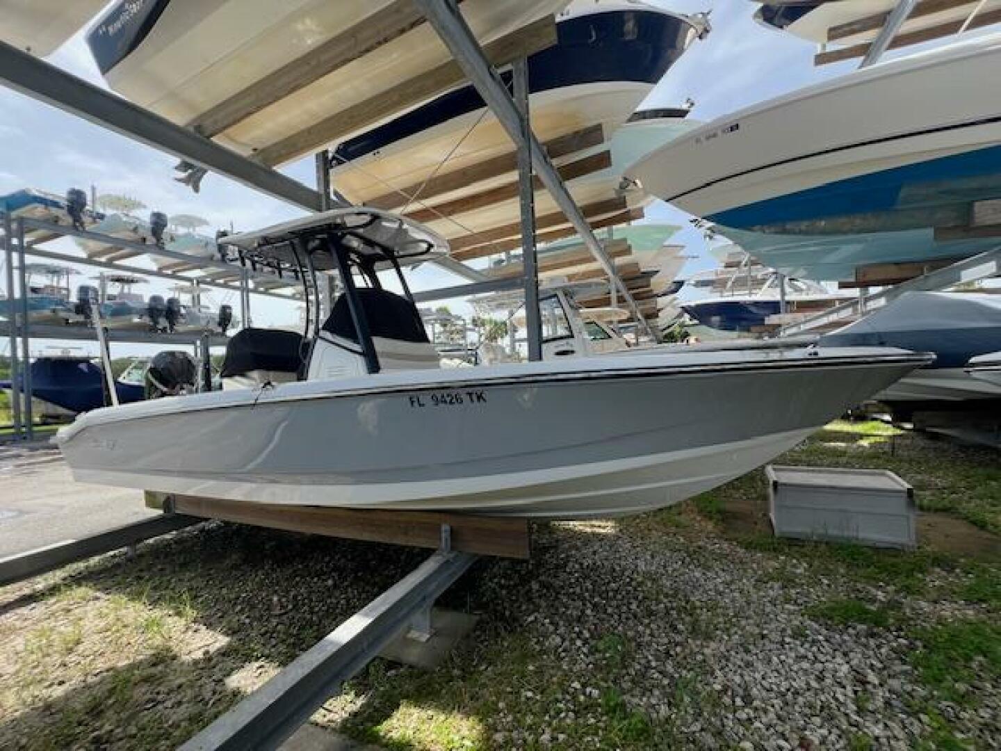 2023 Boston Whaler 250 DAUNTLESS Base - Image 2