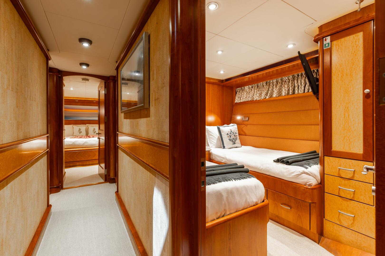 2007 President Tri-Deck - Image 24