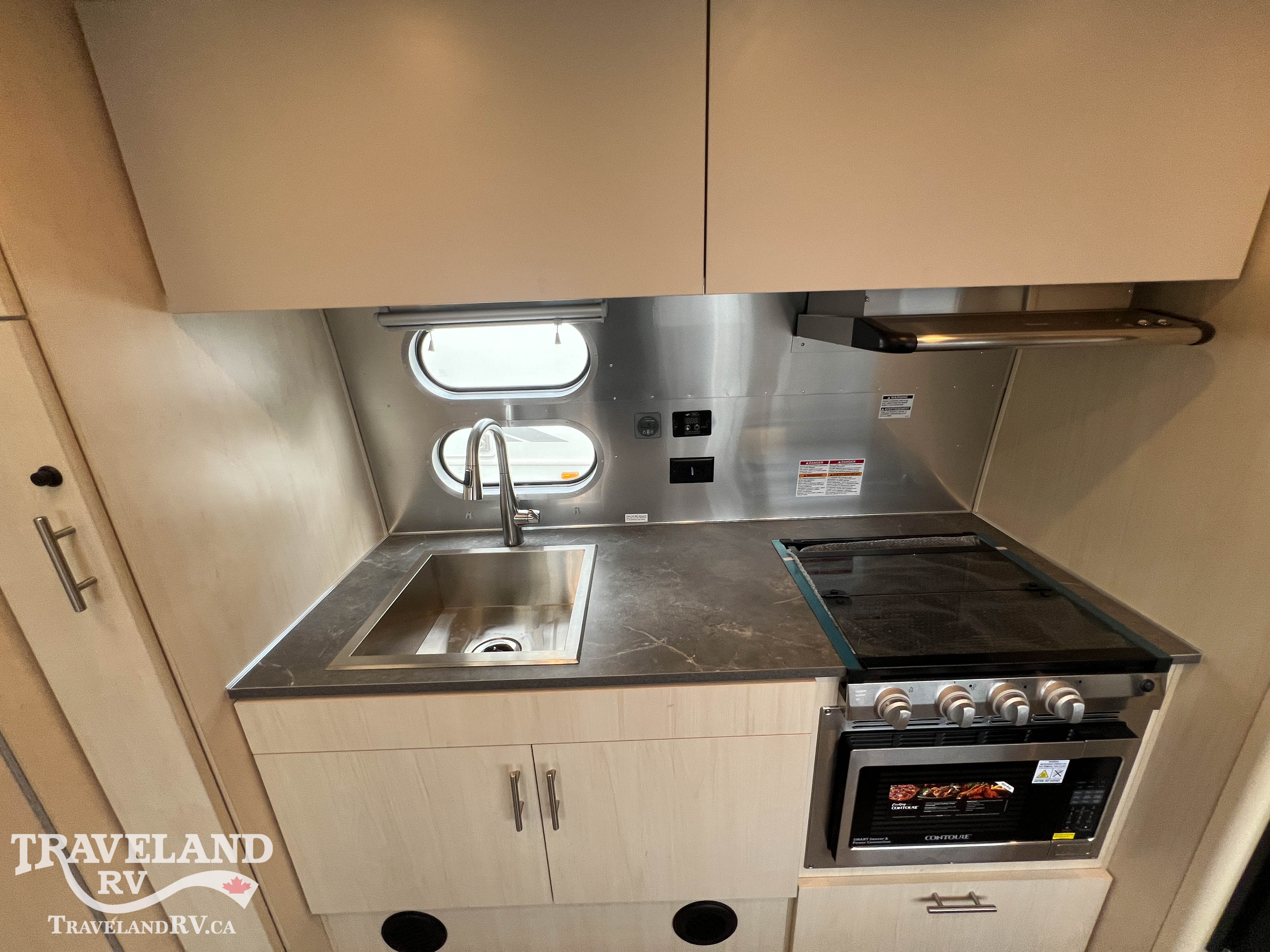 2026 Airstream Flying Cloud 23FBT - Image 12
