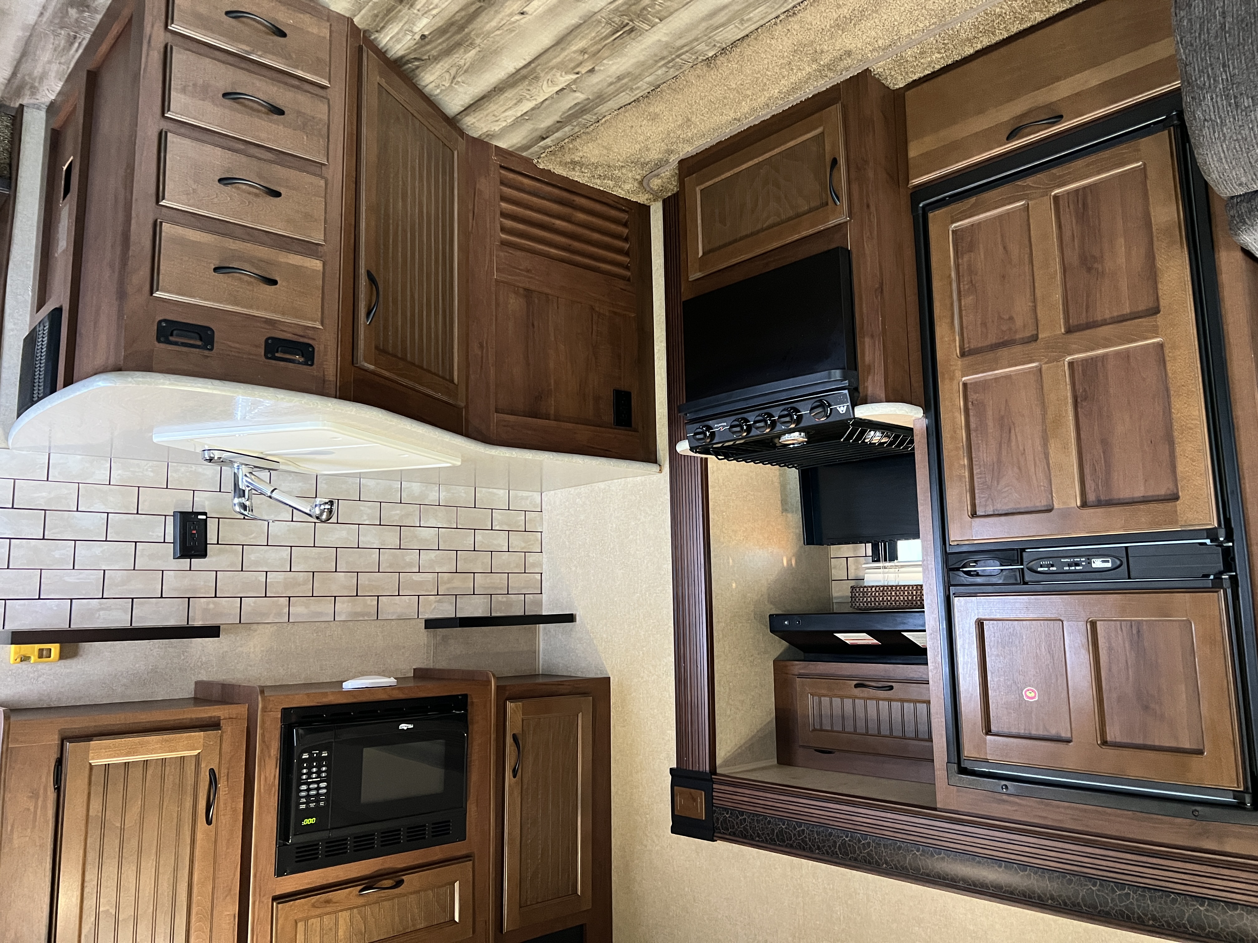2014 Jayco Eagle HT 27.5RLTS - Image 8