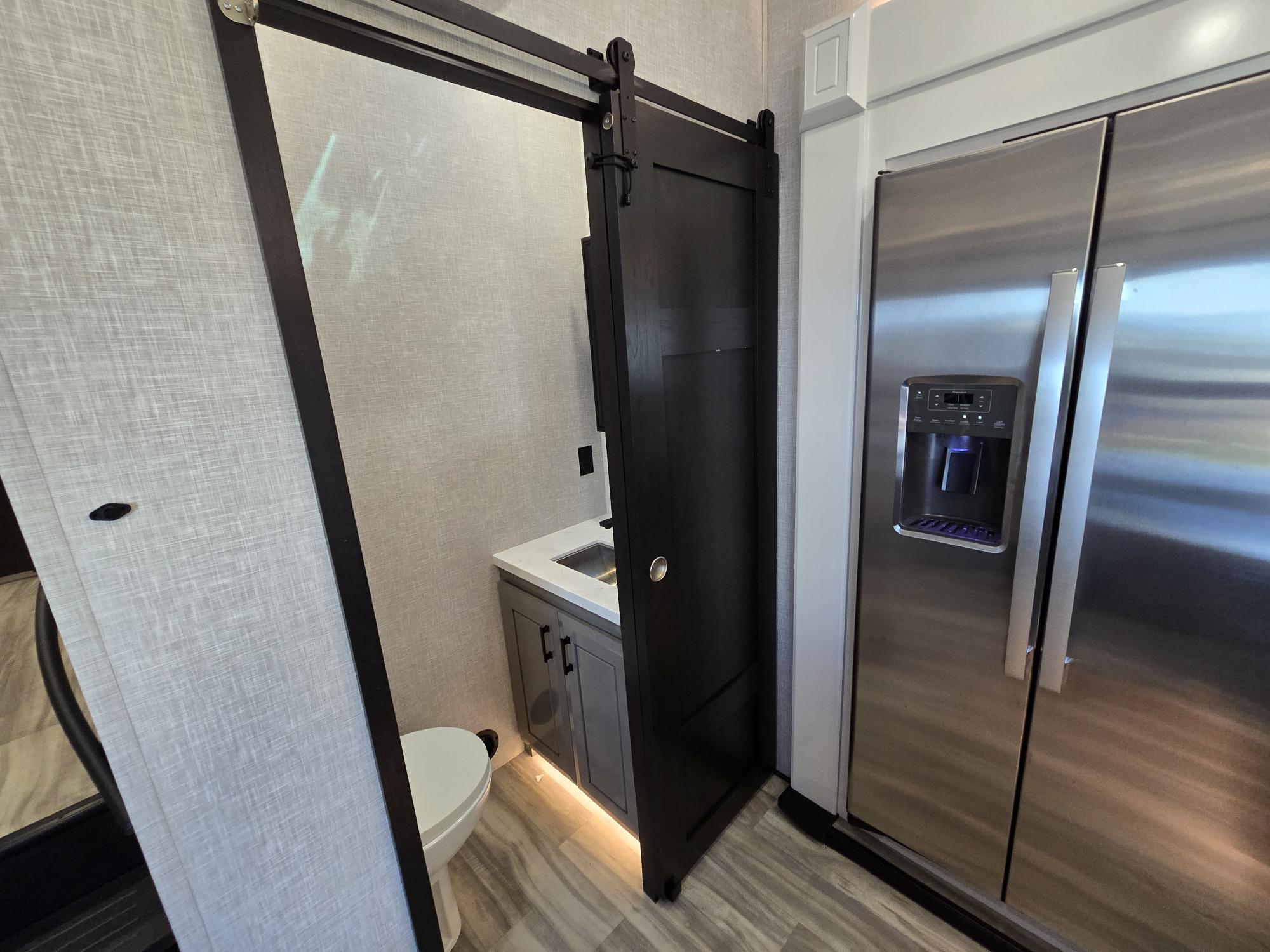 2025 JAYCO PINNACLE 38FLGS - Image 4