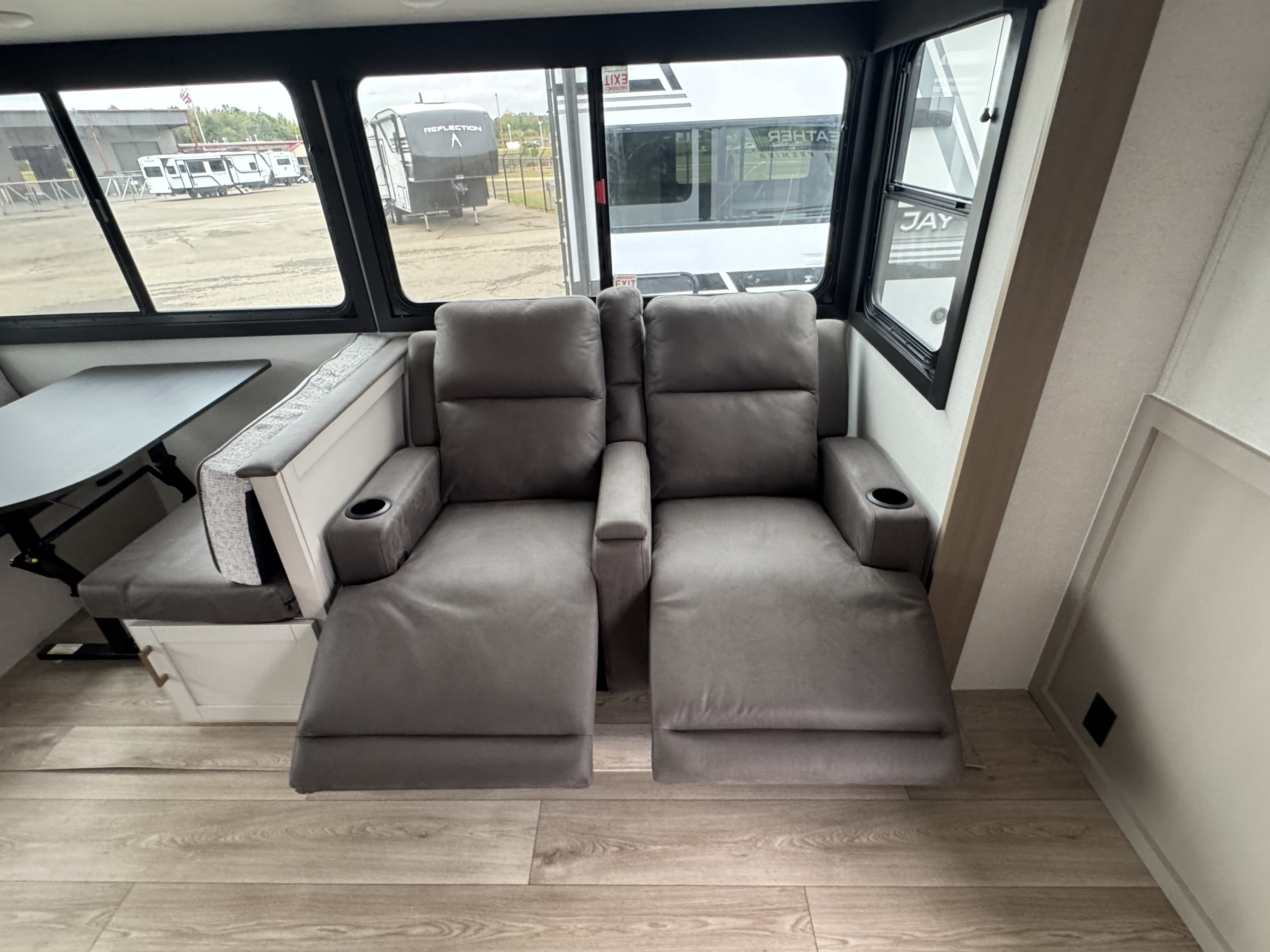 2027 JAYCO JAY FEATHER 27MK - Image 12