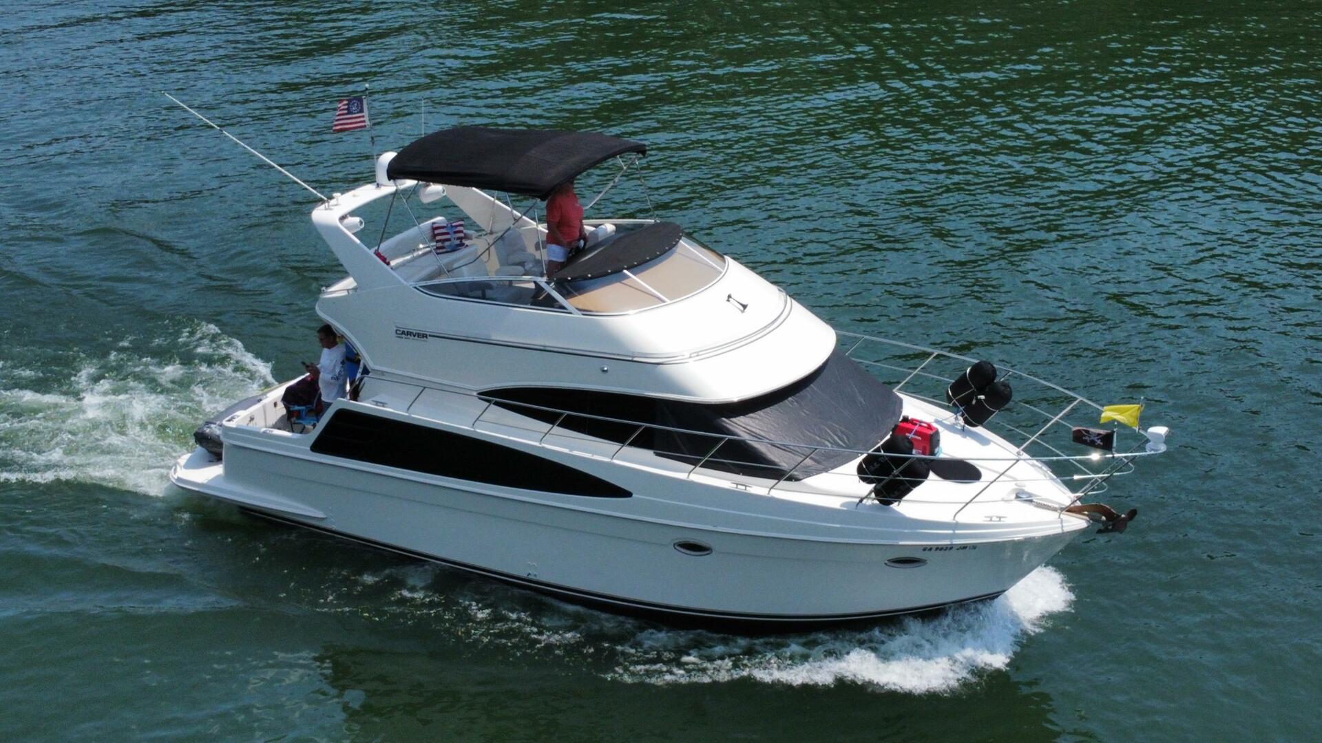 2004 Carver 360 Sport Sedan - Image 5