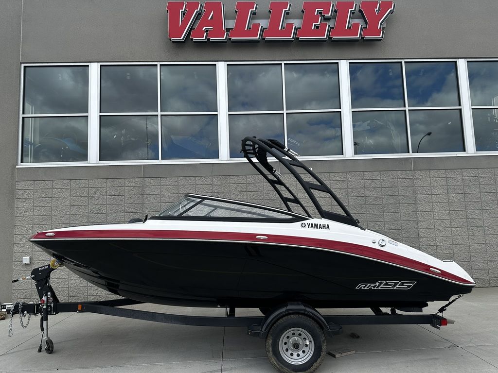 2025 Yamaha Boats AR195 - Image 1