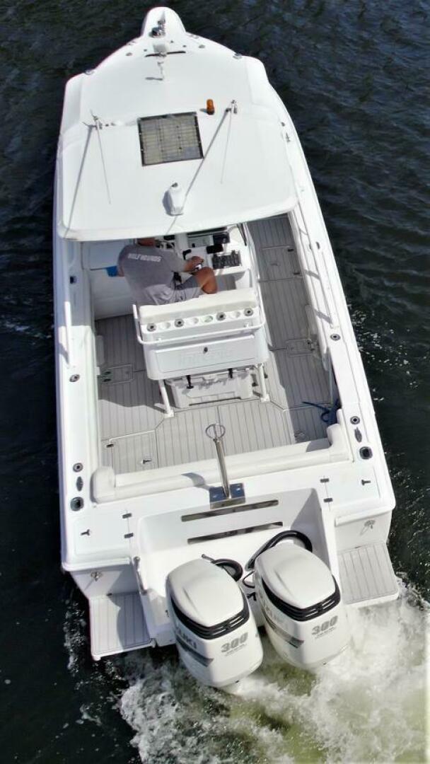 2003 Intrepid 32 - Image 27