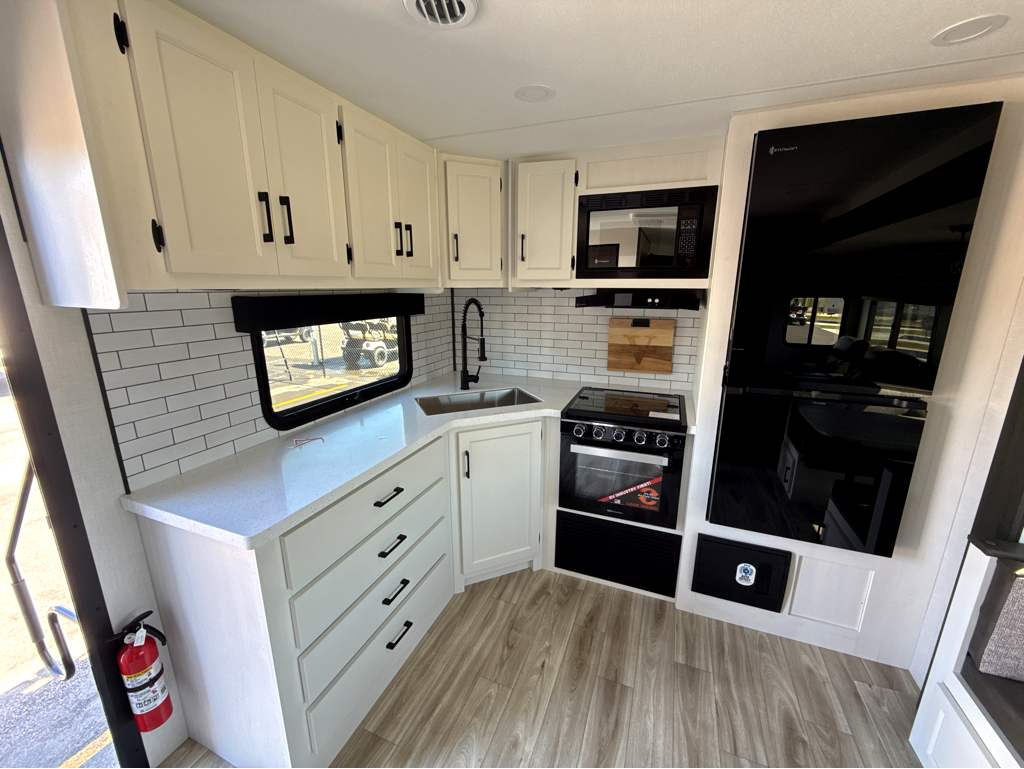 2026 VENTURE RV SPORTTREK 272VRK - Image 10