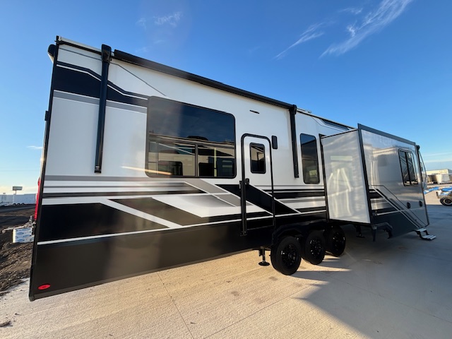 2026 Grand Design Momentum G-Class 415G - Image 11