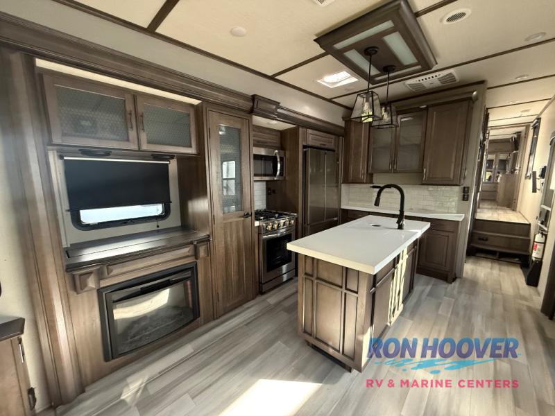 2023 GRAND DESIGN 378MBS - Image 10