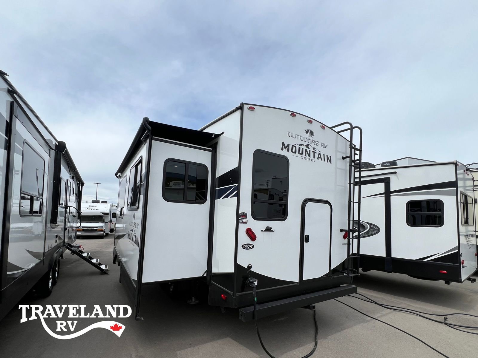 2023 Outdoors RV Mountain Series Glacier Peak F27MKS - Image 6