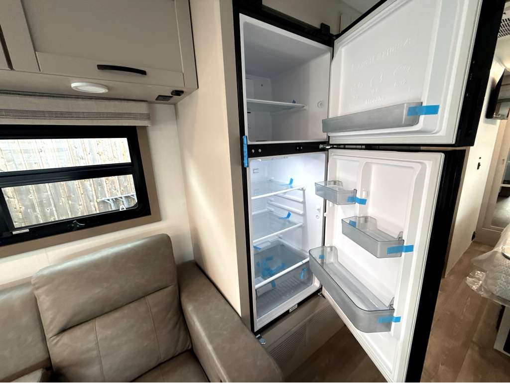 2027 JAYCO GREYHAWK XL 32U - Image 23