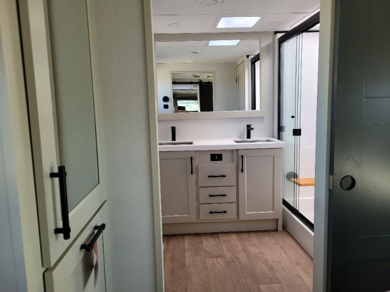 2026 Grand Design Solitude 380FL - Image 15