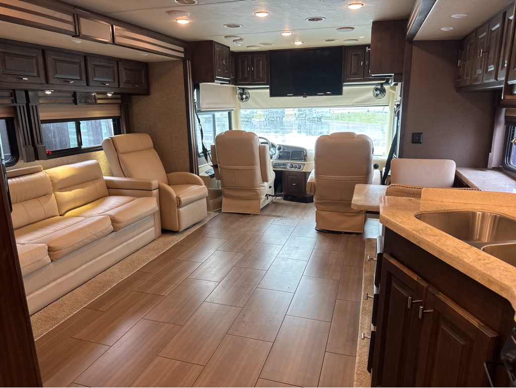 2018 TIFFIN ALLEGRO RED 33AA - Image 25