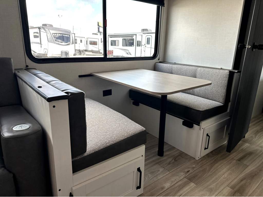 2027 VENTURE RV SIENNA 271VBH - Image 11