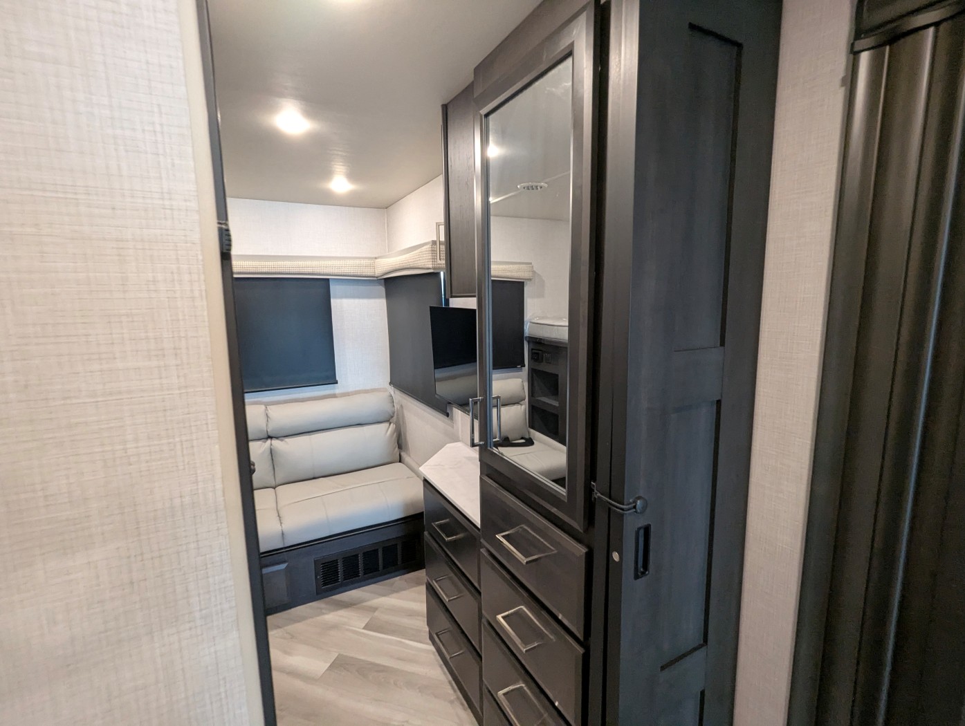 2026 Holiday Rambler Invicta 36Y - Image 33