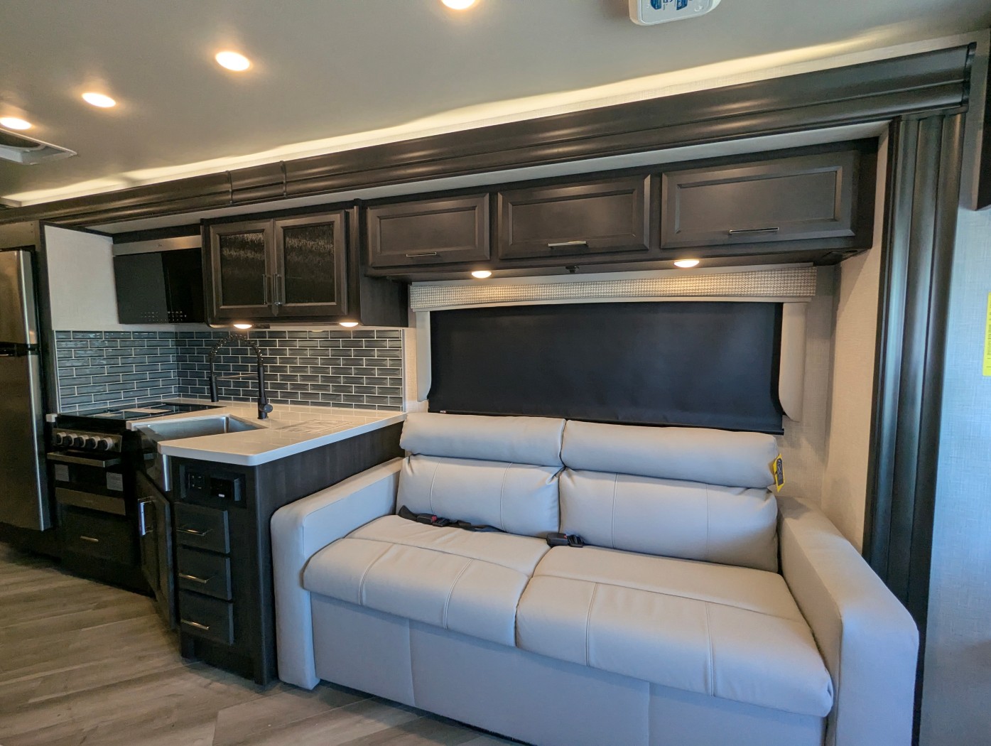 2026 Holiday Rambler Invicta 36Y - Image 19