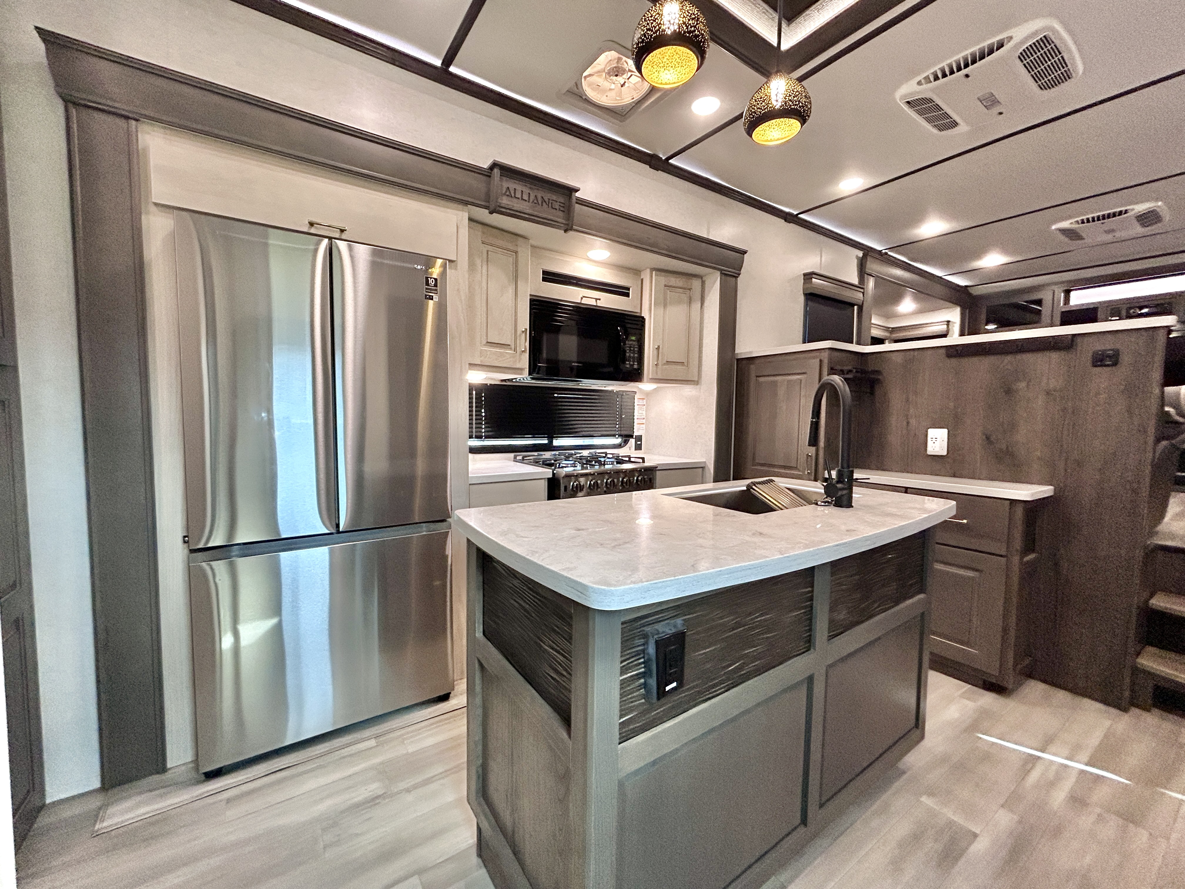 2022 Alliance 385FL PARADIGM - Image 9