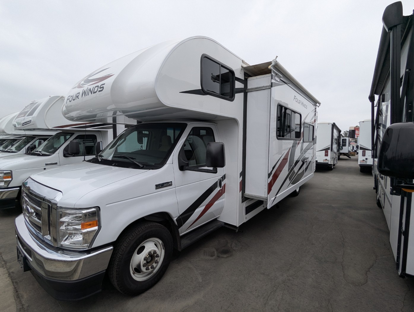 2024 Thor Motor Coach Four Winds 28Z - Image 2
