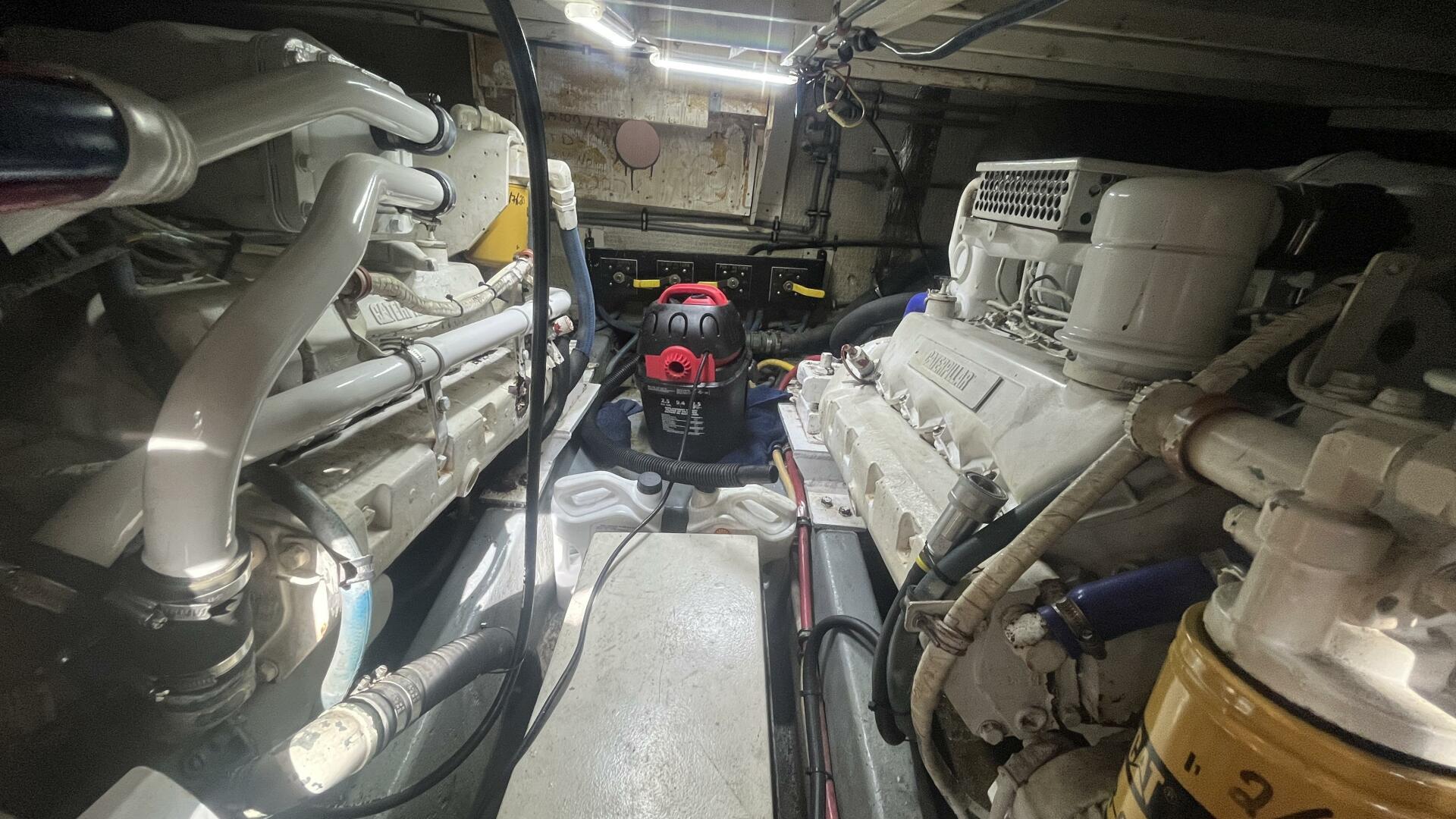 1994 Hatteras Double Cabin - Image 47