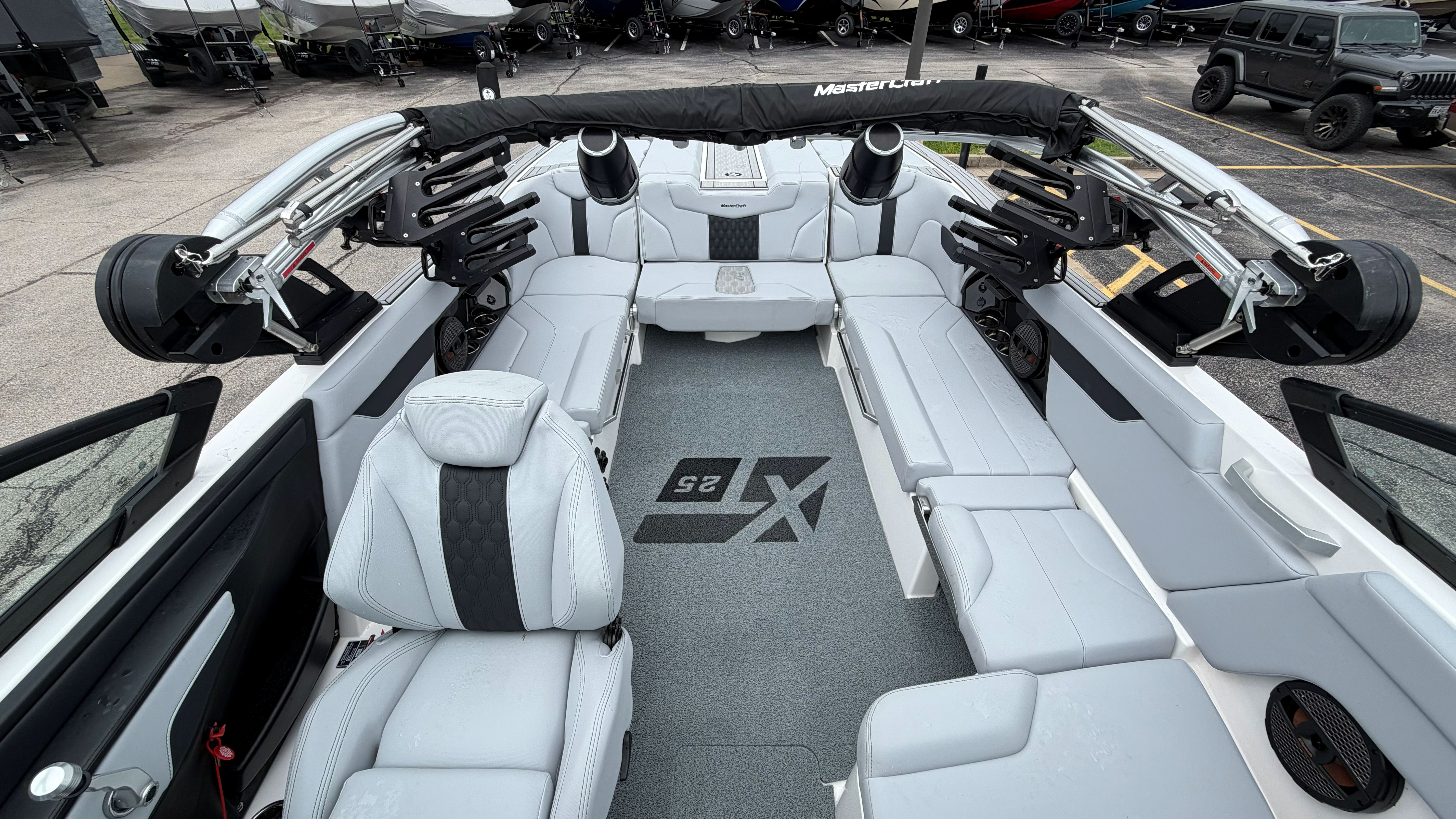 2024 MasterCraft XT25 - Image 50