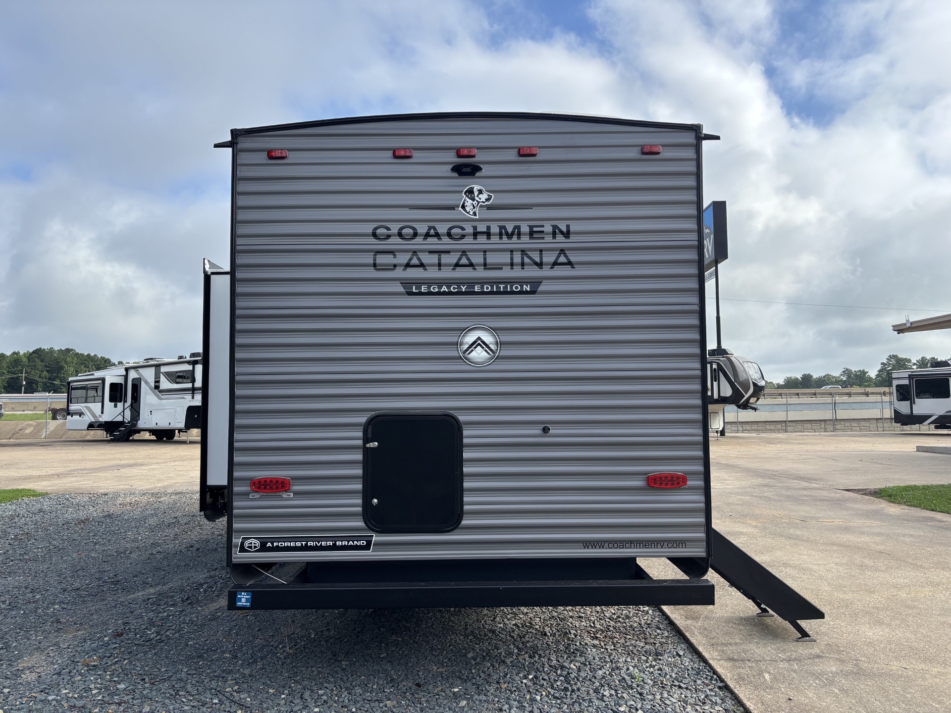 2027 Coachmen Catalina Legacy Edition 273DBHCK - Image 7