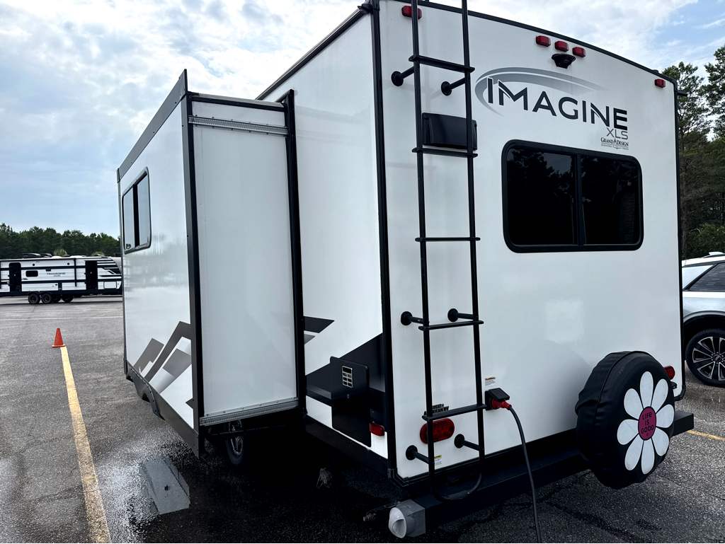 2023 GRAND DESIGN IMAGINE XLS 23LDE - Image 3