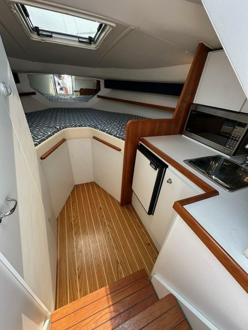 2006 Tiara Yachts 29 Coronet - Image 12