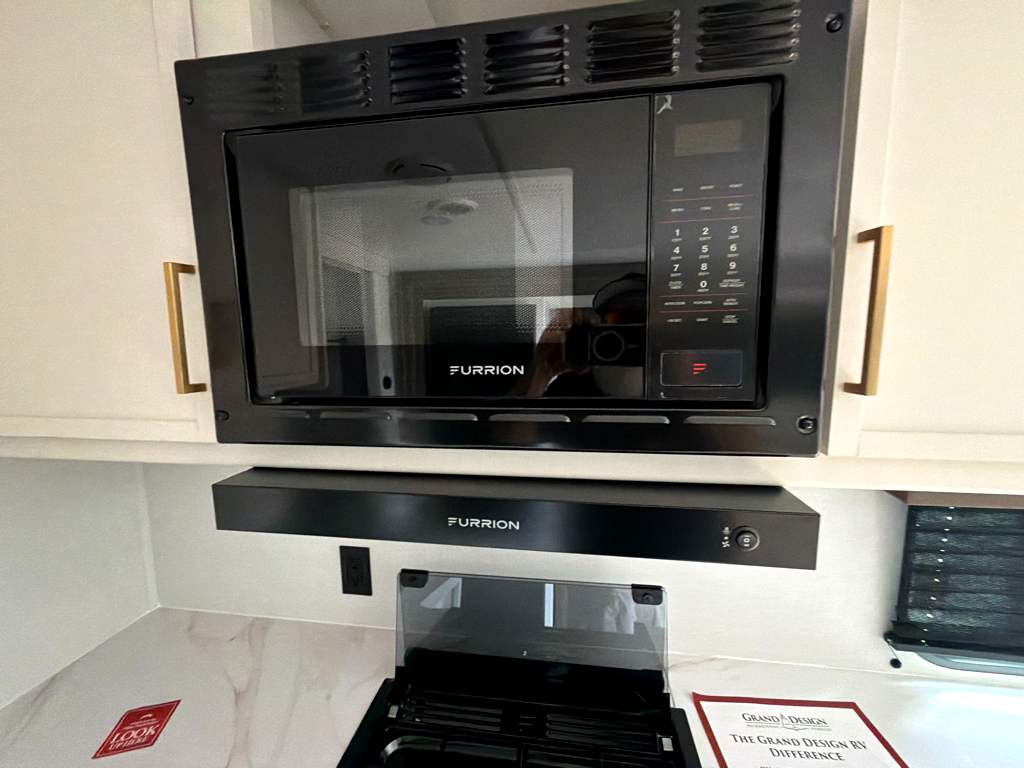 2027 GRAND DESIGN TRANSCEND 265BHT - Image 23
