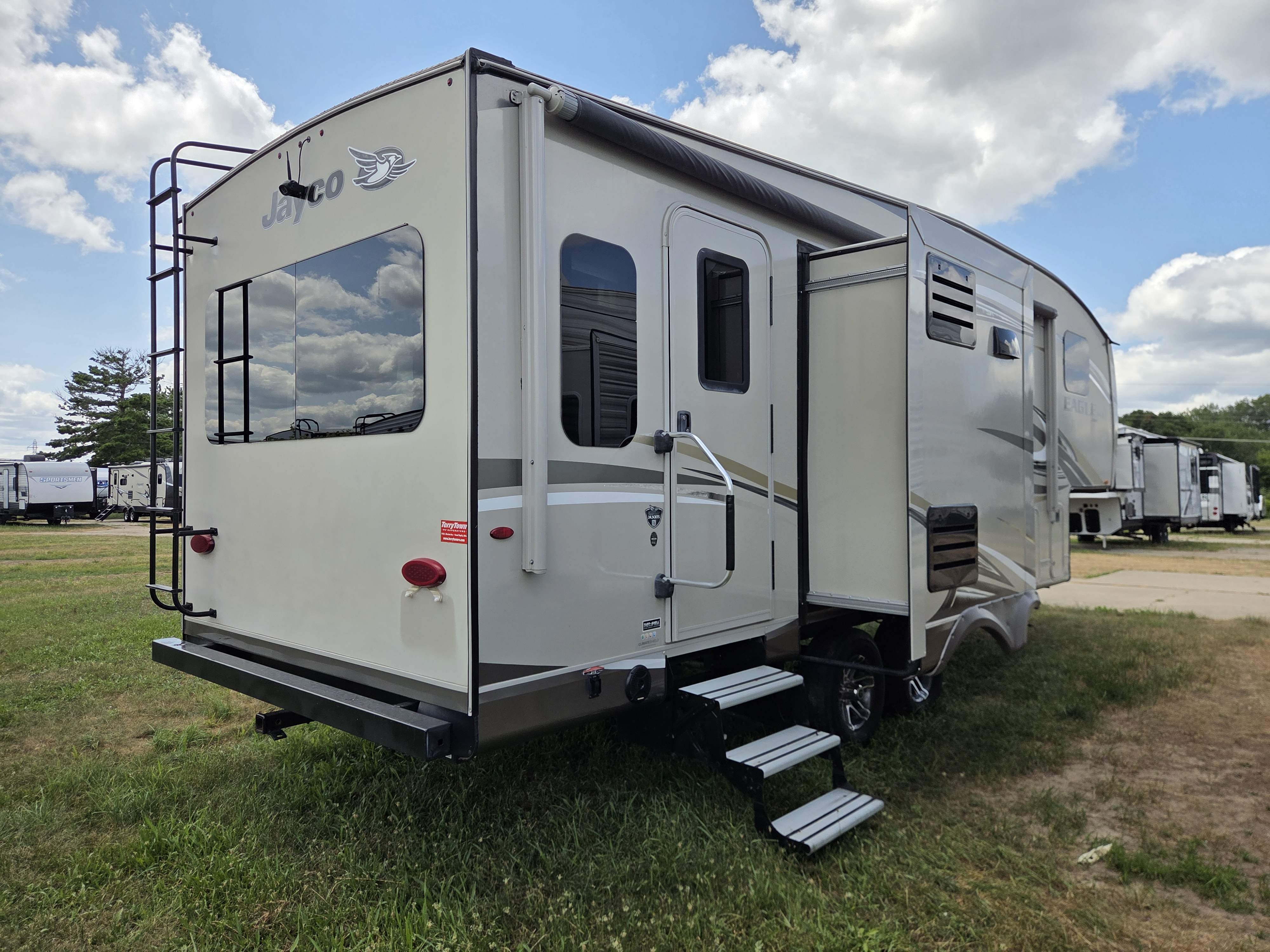 2017 Jayco Eagle HT 24.5CKTS - Image 3