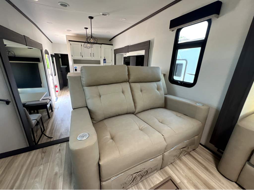 2026 VENTURE RV SPORTTREK 365VFL - Image 8